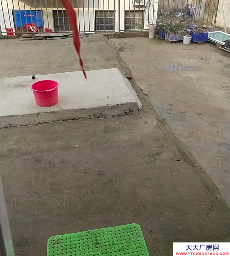 (出租) 門口地方大，出入方便，