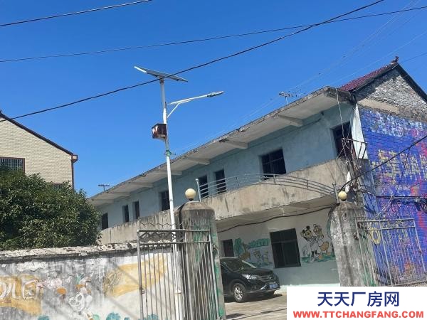 宜春市樟樹機加工廠房 面積1000平方米，有12間房，水電齊全，離臨江鎮兩公里