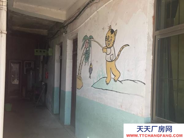 宜春市樟樹機加工廠房 面積1000平方米，有12間房，水電齊全，離臨江鎮兩公里