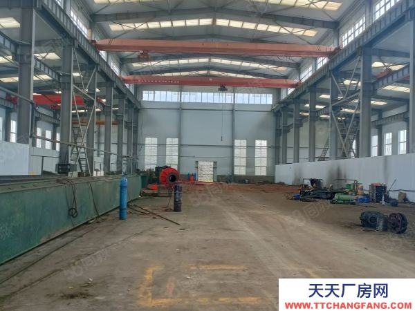 旅順開(kāi)發(fā)區(qū)標(biāo)準(zhǔn)重工廠房，帶3臺(tái)吊車，水電齊全，近高速