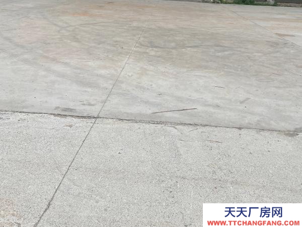 宜春市高安茶葉廠房 城南車站附近公路旁有三廂電