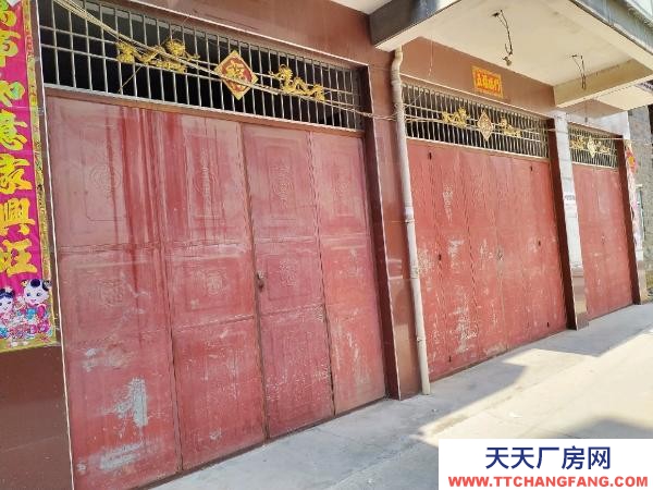 宜春市高安物資倉庫  置優越交通便利，就在公路旁邊