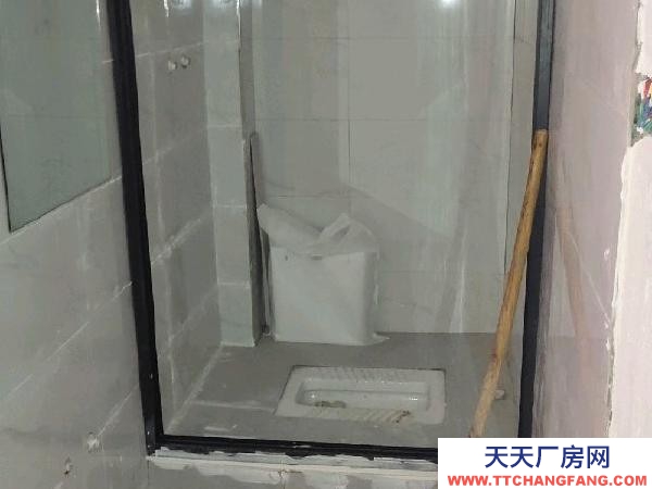 宜春市萬載物資倉庫 房子在龍河星城雨露家園，全新正在裝修中