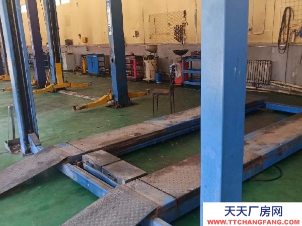 新撫汽車修配廠出租，設備齊全，臨近馬路位置好