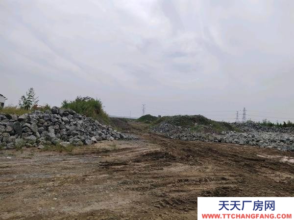 望花庫房，大院出租。位置便利。人，場地寬敞。