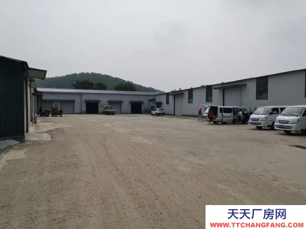 順城現(xiàn)空出370平暖庫對(duì)外出租，位于順城區(qū)施家溝，臨高山路。