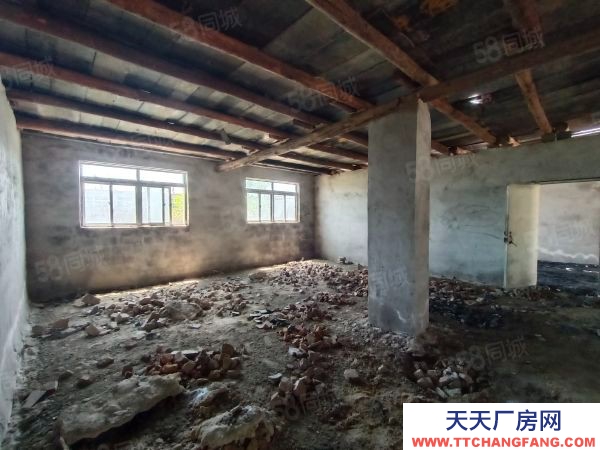 雙臺子離興隆二百4公里，可做庫房，人，前后都有院子