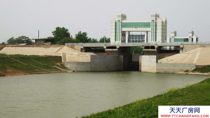 東莞市橫瀝鎮１１０００平方獨門獨院廠房包租