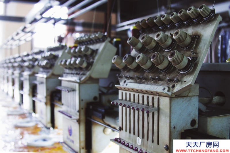 成都市溫江區(qū)5000平米服裝廠廠房出售