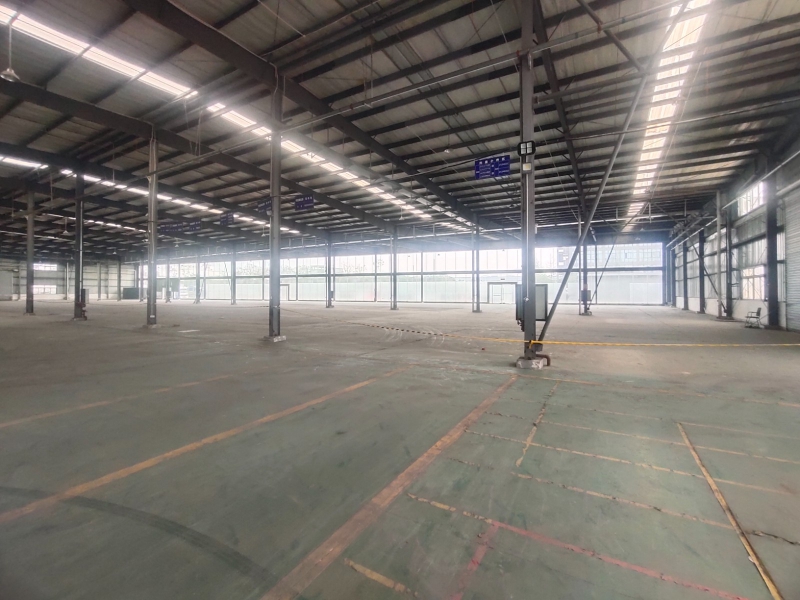 大空間倉庫 道路寬敞 停車方便 有玻璃門墻可作為展廳使用