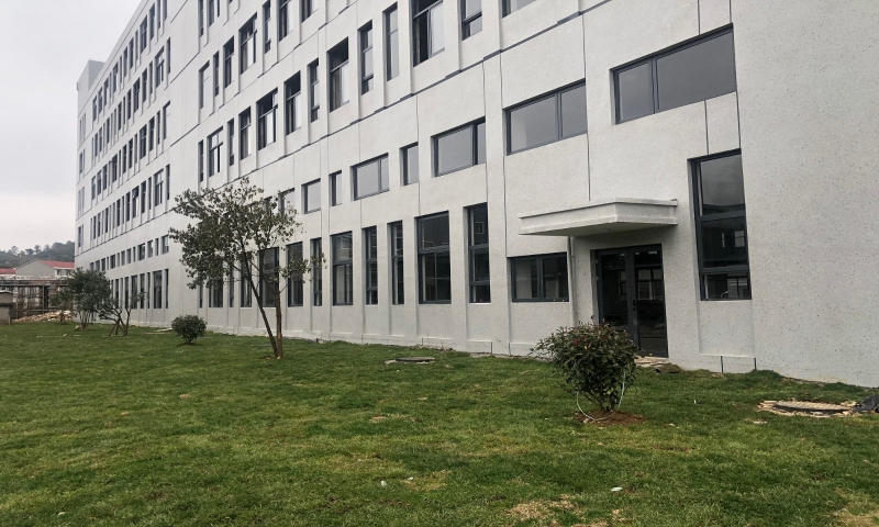 出售自有2000方全新廠房,單價(jià)3450,證件齊全,隨時(shí)可看,首付低至2層