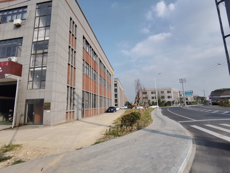 三層獨棟 交通便利 三證齊全 現(xiàn)房直接過戶 可環(huán)評