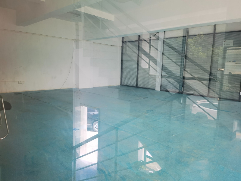 松江車墩二樓小面積辦公場地明亮有隔層