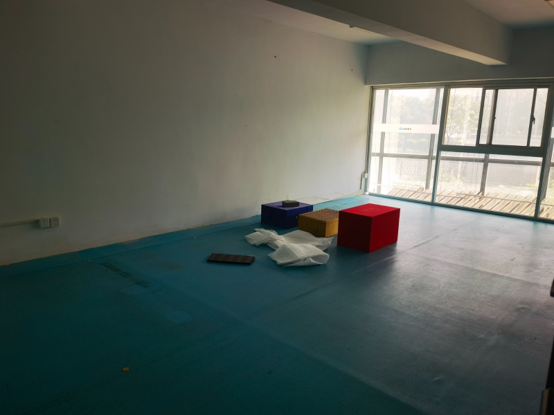 松江車墩二樓小面積辦公場地明亮有隔層