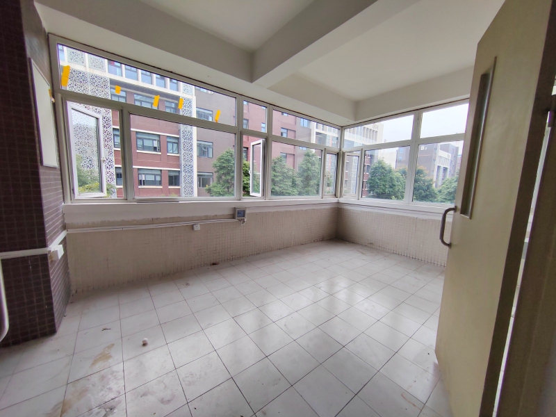 新年特惠特價(jià)！國家級孵化器，框架廠房，辦公研發(fā)生產(chǎn)都可，整層580平米