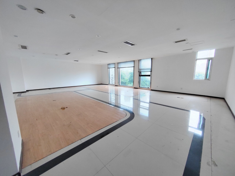 新年特惠特價(jià)！國家級孵化器，框架廠房，辦公研發(fā)生產(chǎn)都可，整層580平米