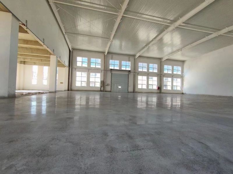 廠辦一體，面積900-4000 高度9米5，辦公面積230