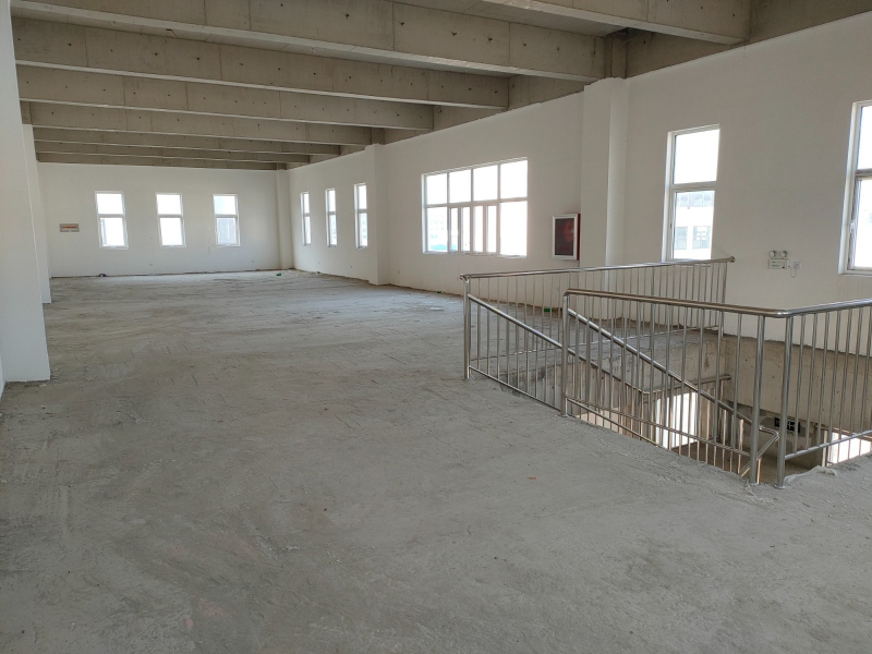 廠辦一體，面積900-4000 高度9米5，辦公面積230