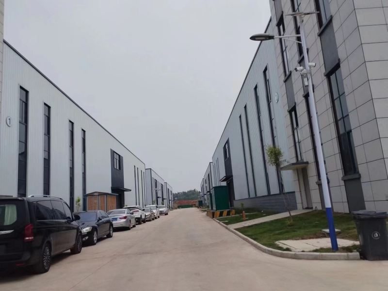 遂寧縱港智造城工業(yè)園區(qū)單層鋼結(jié)構(gòu)現(xiàn)廠房可租可售·50年產(chǎn)權(quán)即買即辦