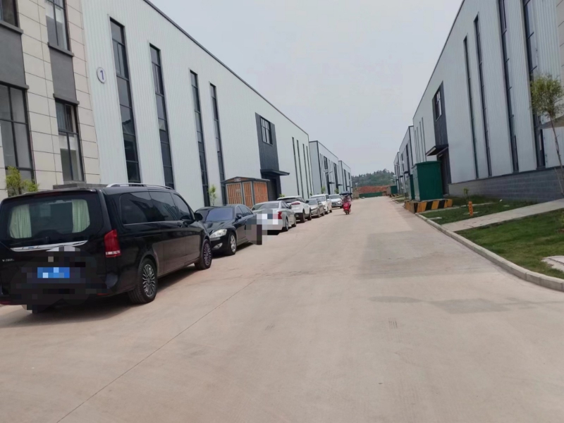 遂寧縱港智造城工業(yè)園區(qū)單層鋼結(jié)構(gòu)現(xiàn)廠房可租可售·50年產(chǎn)權(quán)即買即辦·配套設(shè)施完善