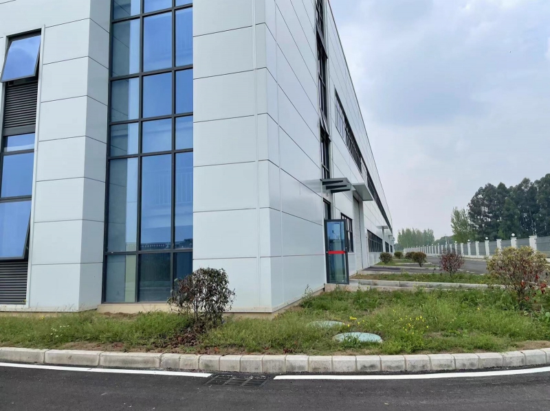 邛崍廠房出租，全新單層鋼結(jié)構(gòu)，外墻保溫材質(zhì)13米層高