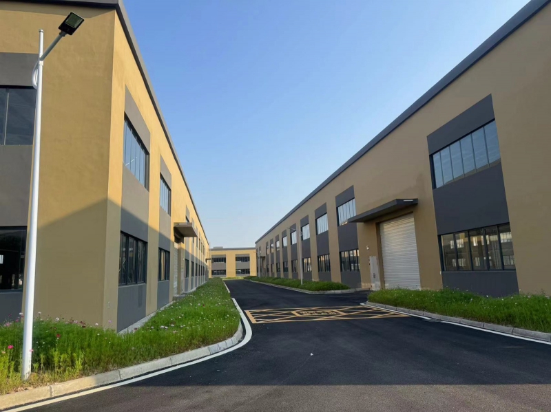 32000平米高標(biāo)準(zhǔn)廠房可分租,配套設(shè)施完善,環(huán)境好