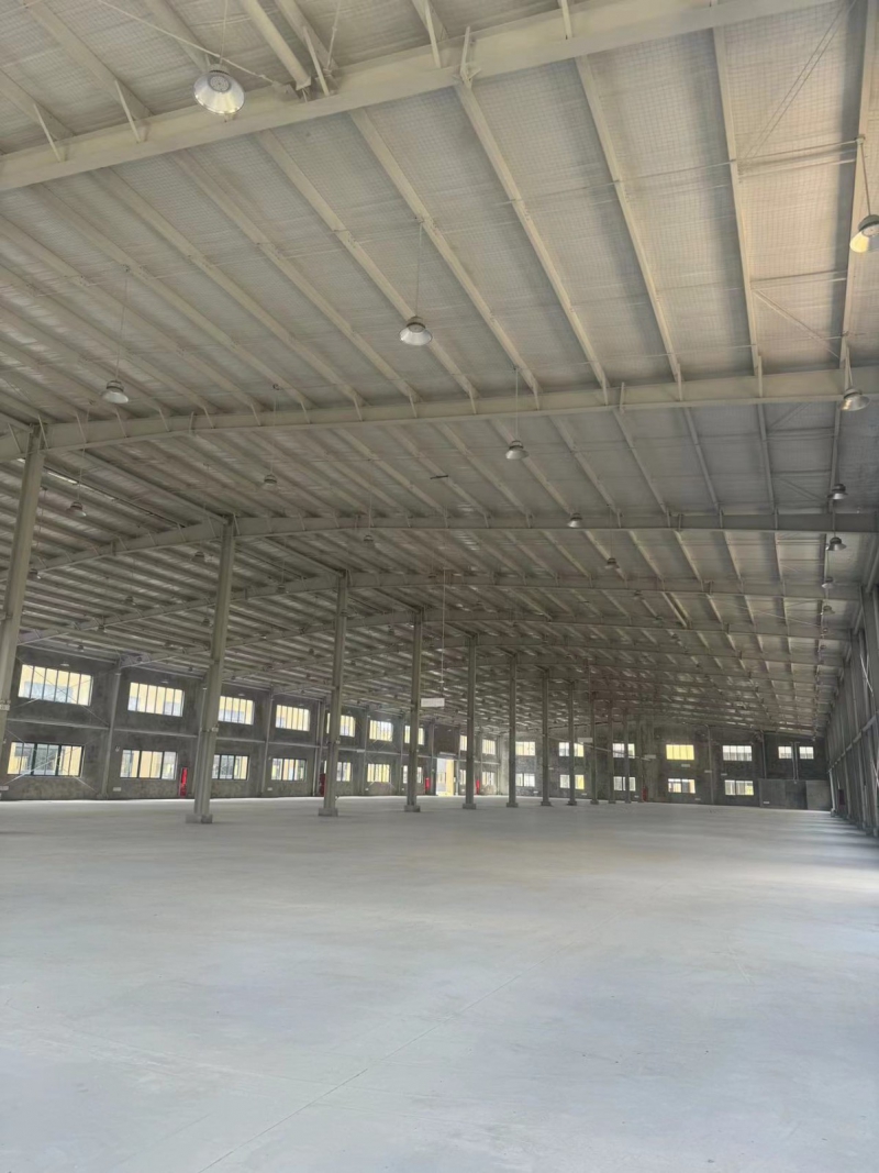 32000平米高標(biāo)準(zhǔn)廠房可分租,配套設(shè)施完善,環(huán)境好