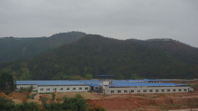 東莞市橋頭鎮東江10000平方單層廠房倉庫出租 ①單一層鋼架廠房2棟5000平方米 ②單一層鋼架廠房2棟4000平...