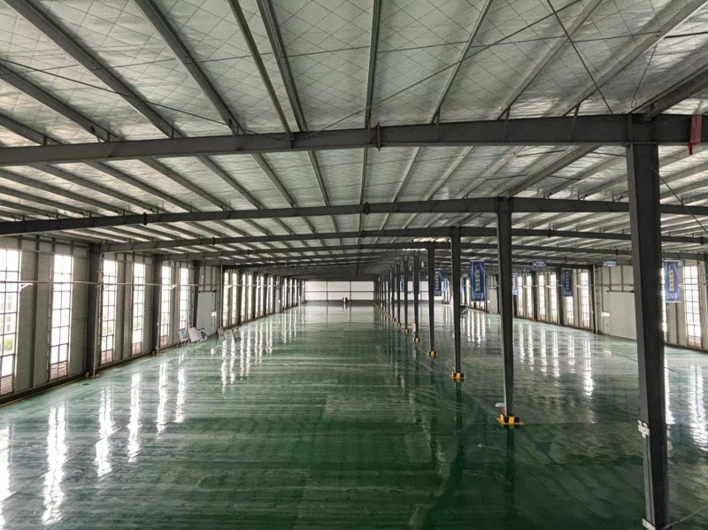 可噴漆噴塑,可辦證,可分租 目前園區(qū)招商行業(yè)不限種類可以辦理入園—可以噴漆噴塑 個別企業(yè)可以申請補貼 廠房都是全新亮相水電氣齊全,交通方便,8條車道。 獨門獨院,獨門獨棟各種戶型均有、50年產(chǎn)權(quán)可以分