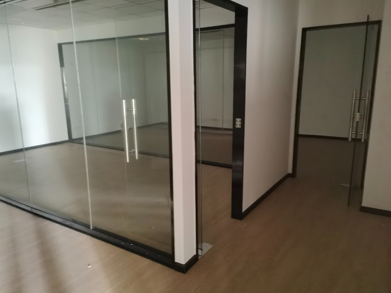 政府載體園區(qū)，可環(huán)評(píng)，面積大小均有，交通方便，生活配套齊全