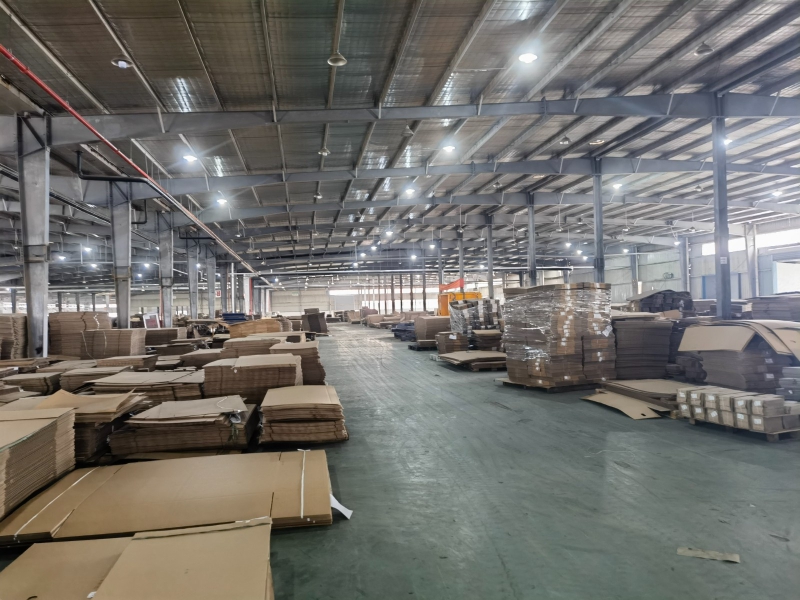 時代高架下來2300平大面積廠房出租