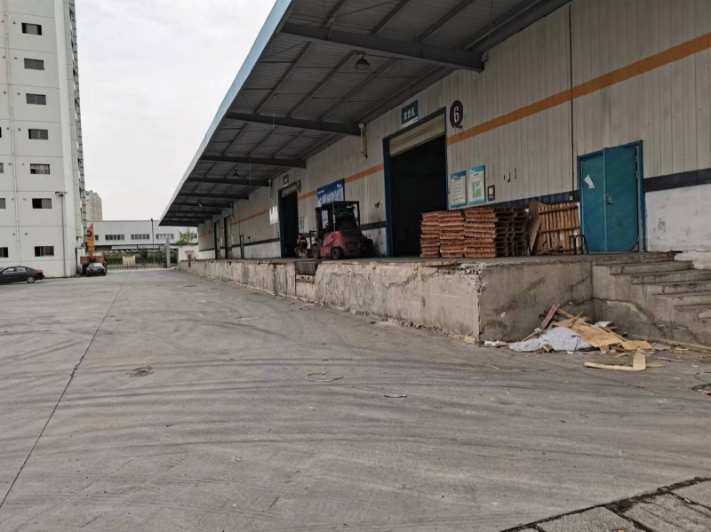 成都帶卸貨平臺單層鋼結構倉庫出租，面積20000平米