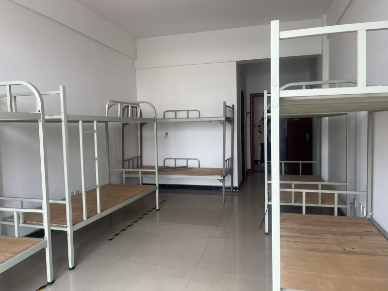 龍泉經(jīng)開(kāi)區(qū)130間宿舍精裝修配套齊全拎包入住