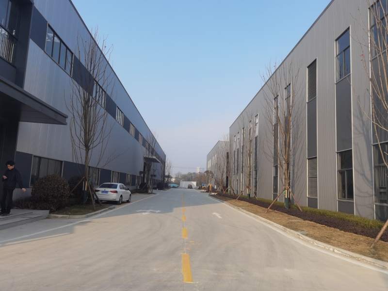 德陽經開區(qū)二重隔壁14米層高單層鋼結構廠房出售