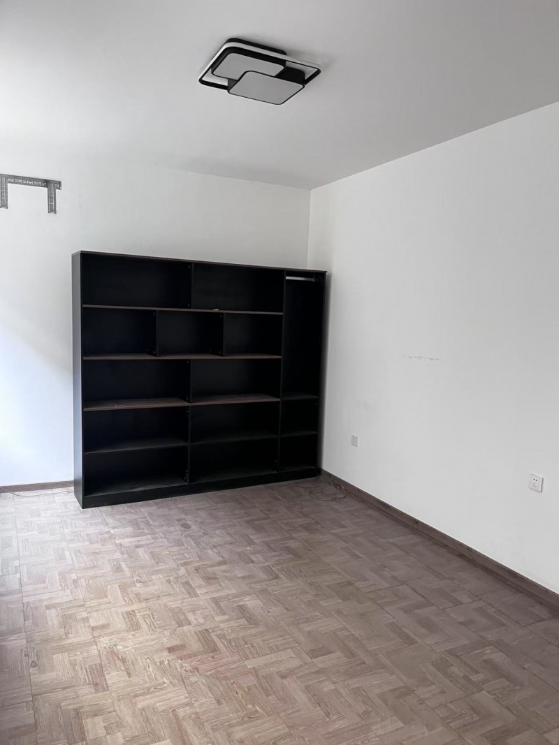 成都產業園區廠房出租（免裝修期，免租期租5年免3年）專業人員辦理入園手續