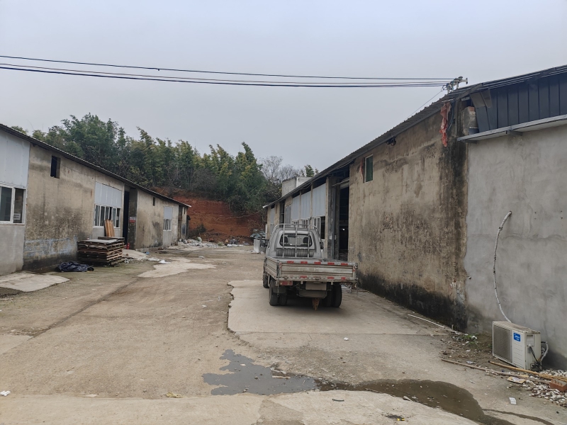 1300平方米廠房或庫房+辦公樓出租