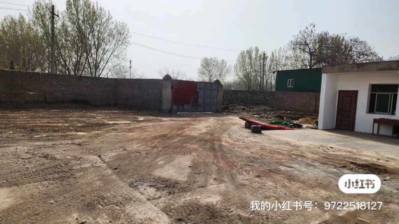 場地出租 西安石化大道靠近西三環 12畝 不限業態 可適當改造 交通便利 水電齊全 另有平房四間約100平 可做庫房或辦公室 價格優惠 有意請私聊