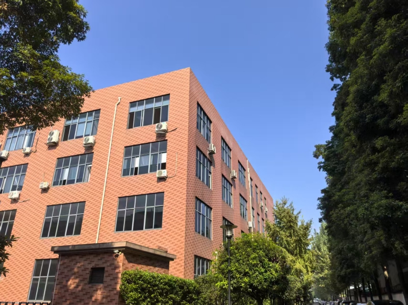 華銀工業港位于成都海峽兩岸科技開發園西部