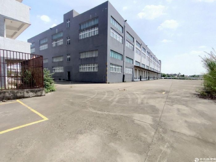 白云區新出標準獨棟高臺廠房9100平，空地8500，高7.5米，可分租，拖車可進