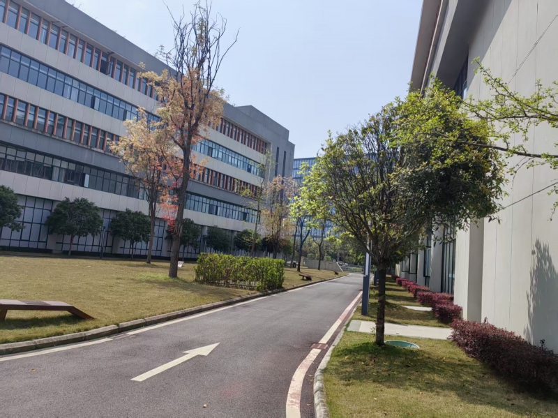 新都石板灘 到市區20分鐘 13-20元 18個月免租期 綜合成本只要幾塊錢