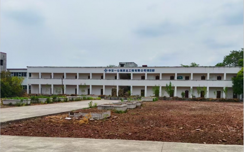 前鋒區工業廠房，總面積17818㎡，證件齊全，獨立產權