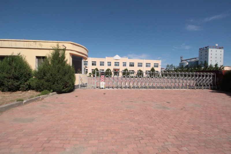 遼寧朝陽21000平廠房場地出租出售，水電齊全，臨近高速口，可多方式參與。