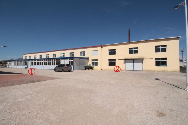 遼寧朝陽21000平廠房場地出租出售,水電齊全,臨近高速口,可多方式參與。